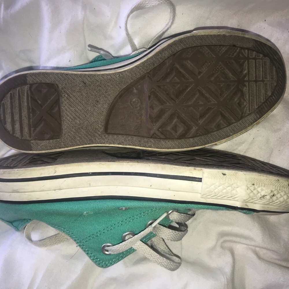 Converse - Picture 2 of 2